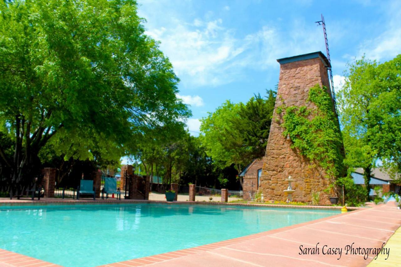 The Monastery At Forest Lake Oklahoma City Exterior foto